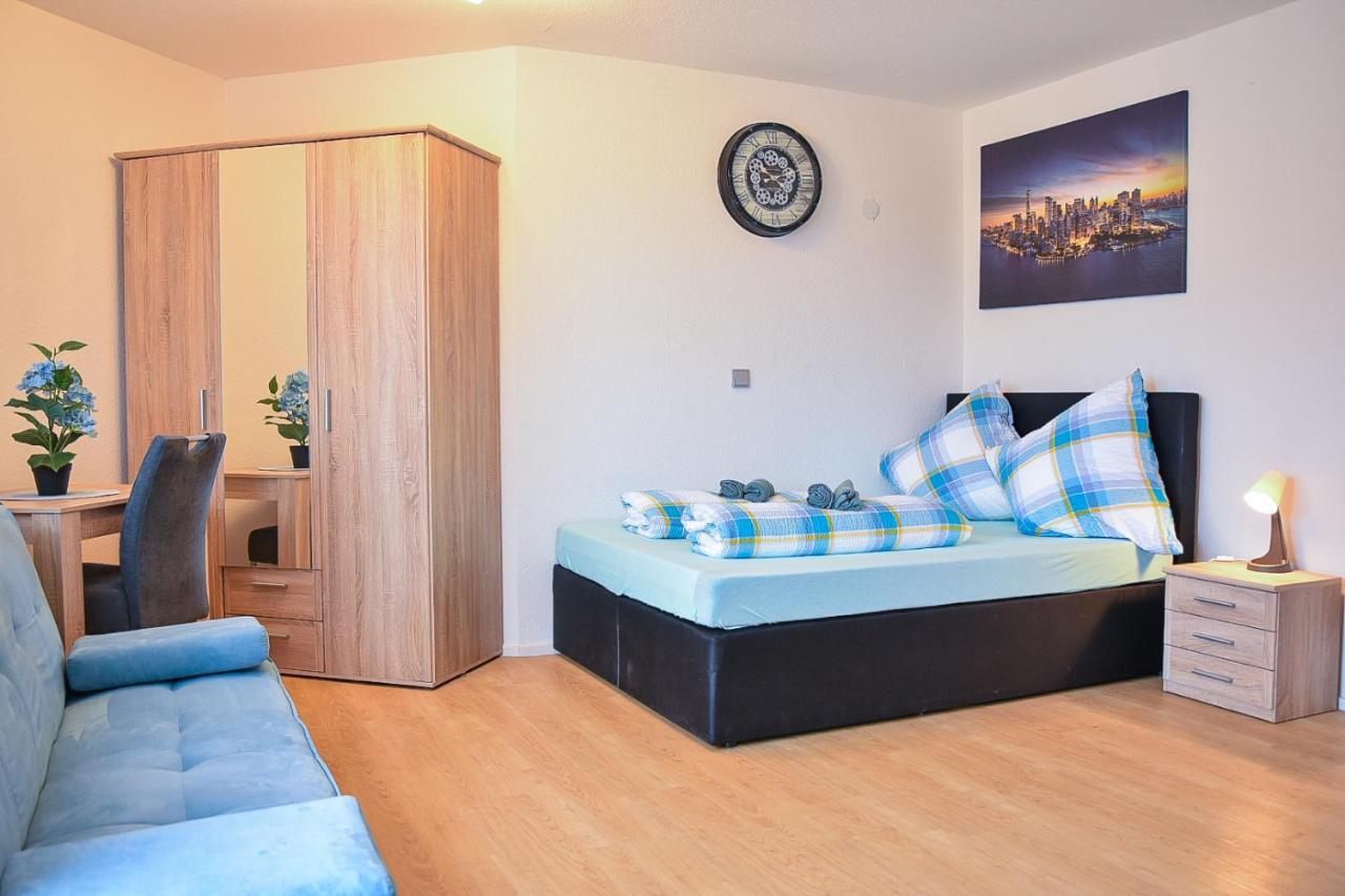 Ruhige Im . Private Parkplatz ,balkon ,netflix Apartamento