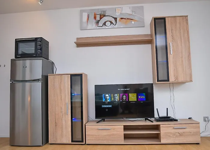 Ruhige Wohnung Im . Private Parkplatz ,Balkon ,Netflix