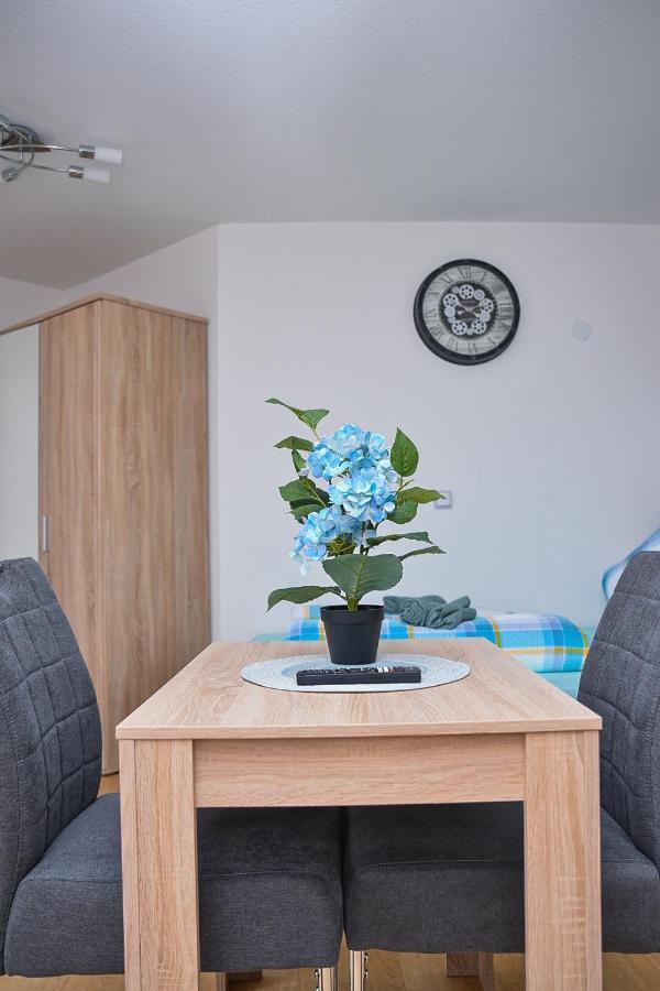 Ruhige Im . Private Parkplatz ,balkon ,netflix * Nuremberg