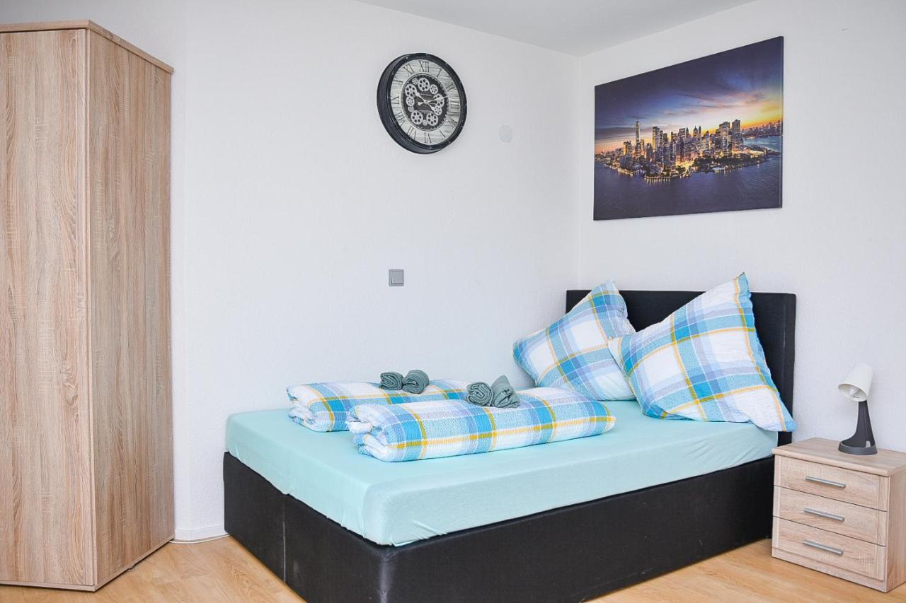 Apartment Ruhige Im . Private Parkplatz ,balkon ,netflix